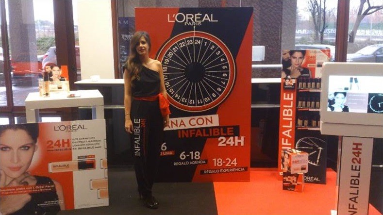 promotoras maquilladoras manicuristas azafatas tema