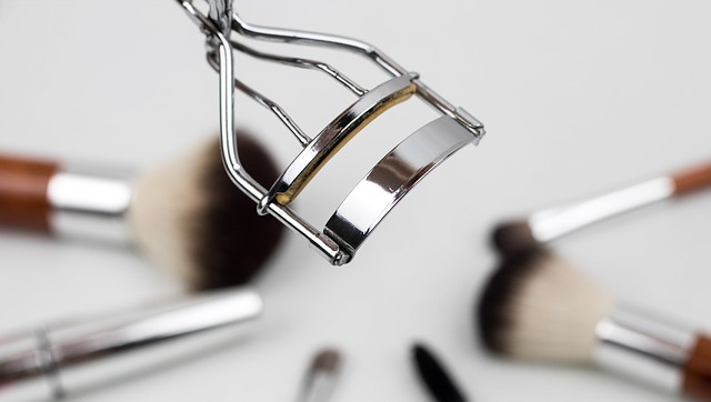 Oferta de Empleo: maquilladores con disponibilidad de viajar