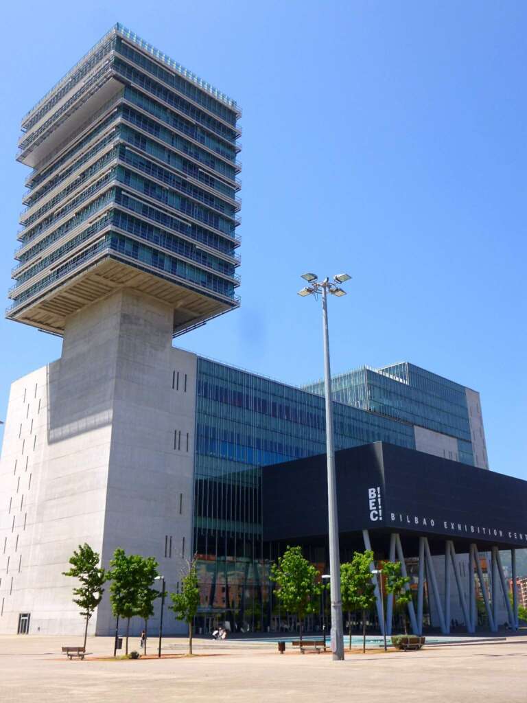 Azafatas Bilbao Exhibition Centre