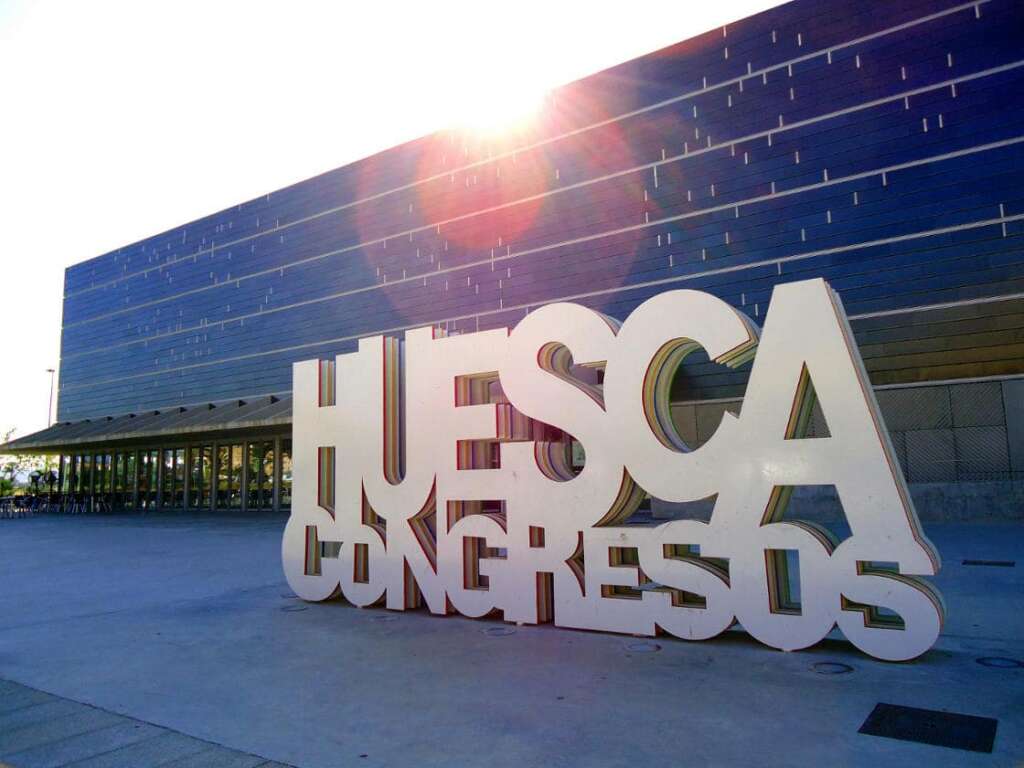 Azafatas para el Palacio de Congresos de Huesca